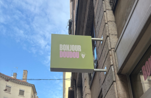 Image d'une enseigne drapeau