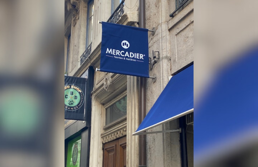 Image d'une enseigne drapeau